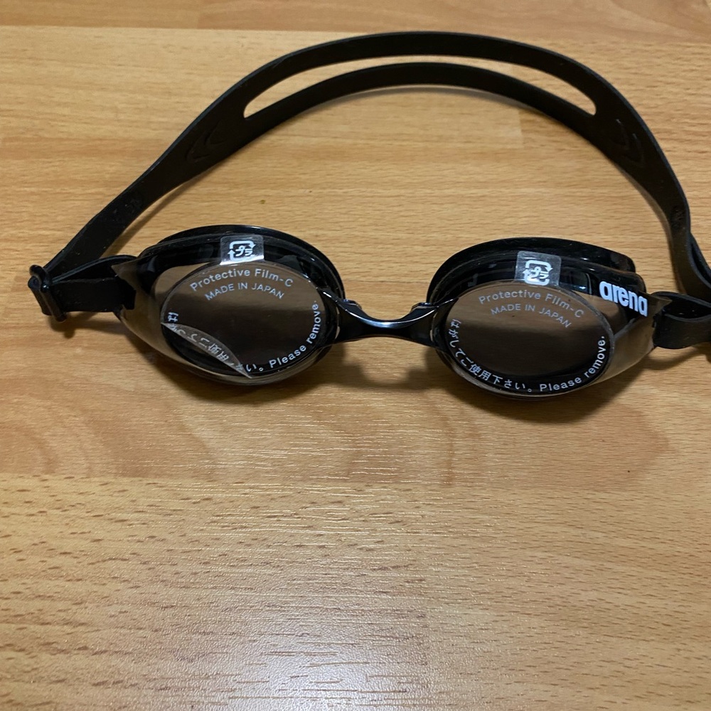 NEW with tags - arena adults swim goggles
